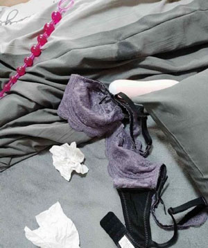 欧美超模遮副乳内衣_BD英语电视剧在线观看