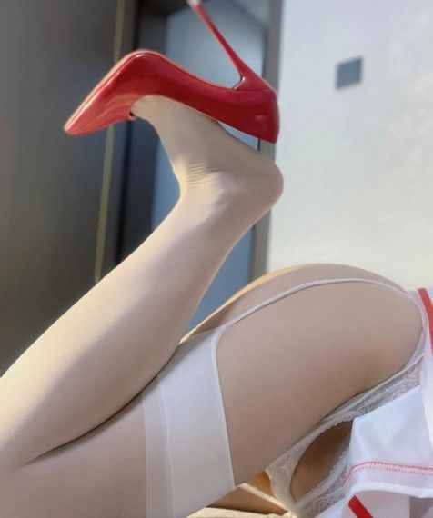 亚洲不卡av_十万网红美女美酱