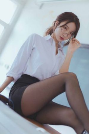 女生没有穿衣服内衣会怎么样_BD国语在线观看视频