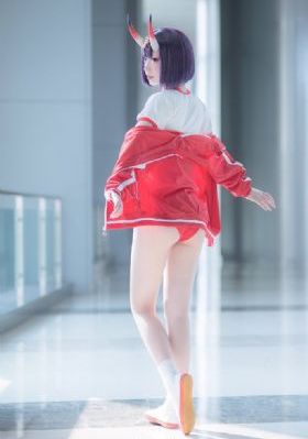 欧美长裙秋冬_1080P神马在线观看