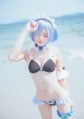 欧美明星秋冬大衣街拍_4K超清免费观看